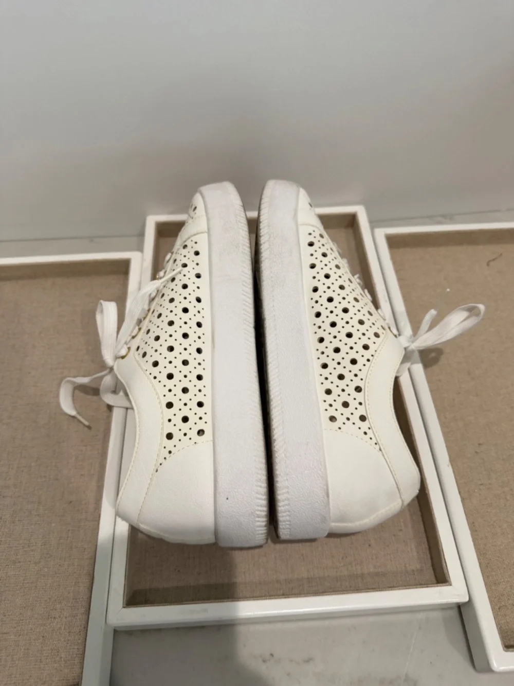 Dolce Vita White Leather Tennis shoes